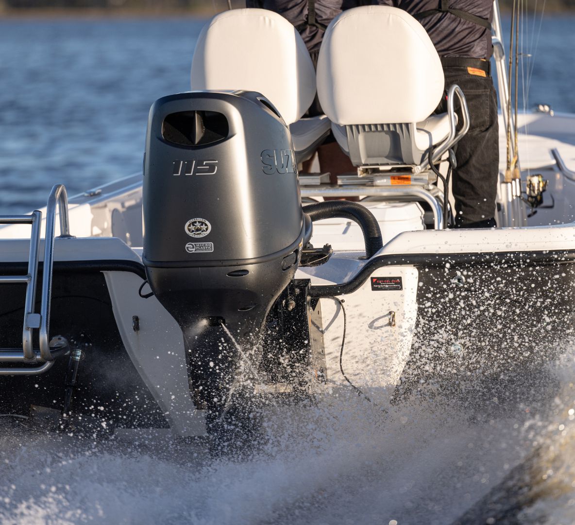 Suzuki_DF115B_STEALTH_motor_on_a_boat