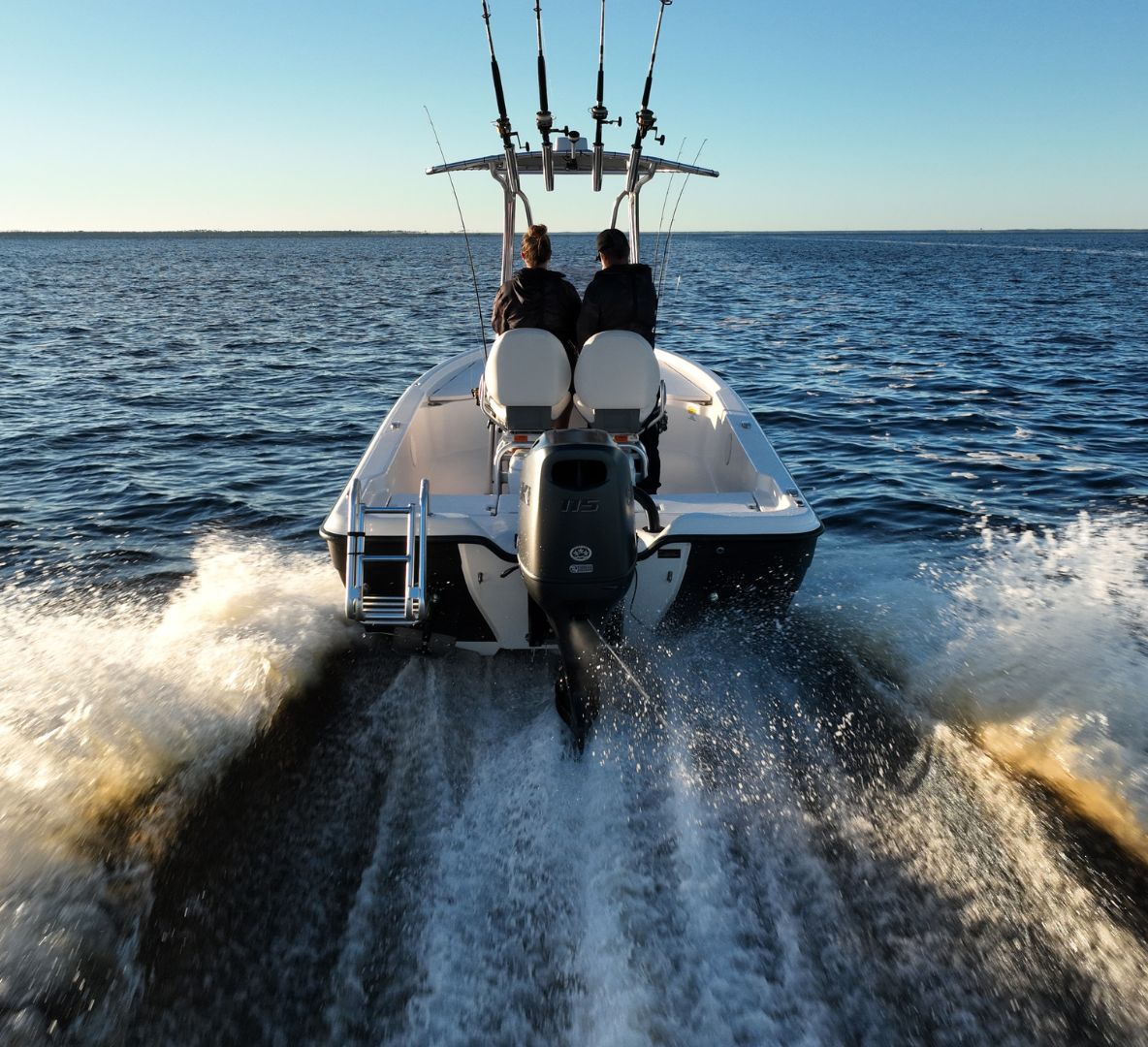 Suzuki_DF115B_STEALTH_motor_on_a_boat